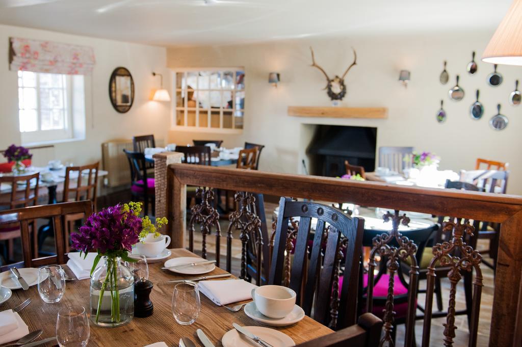 The White Hart, Overton 외부 사진