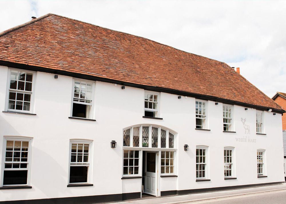 The White Hart, Overton 외부 사진